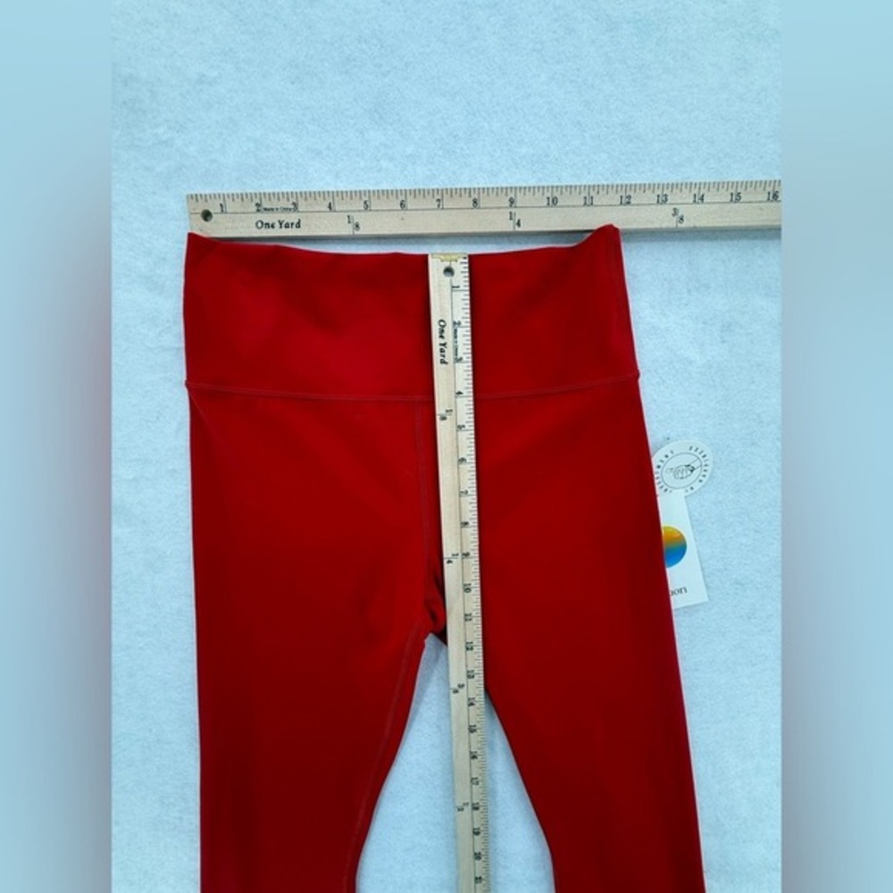 NWT Vuori Vuori AllTheFeels Legging Cherry‎ Size Medium - Picture 10 of 12